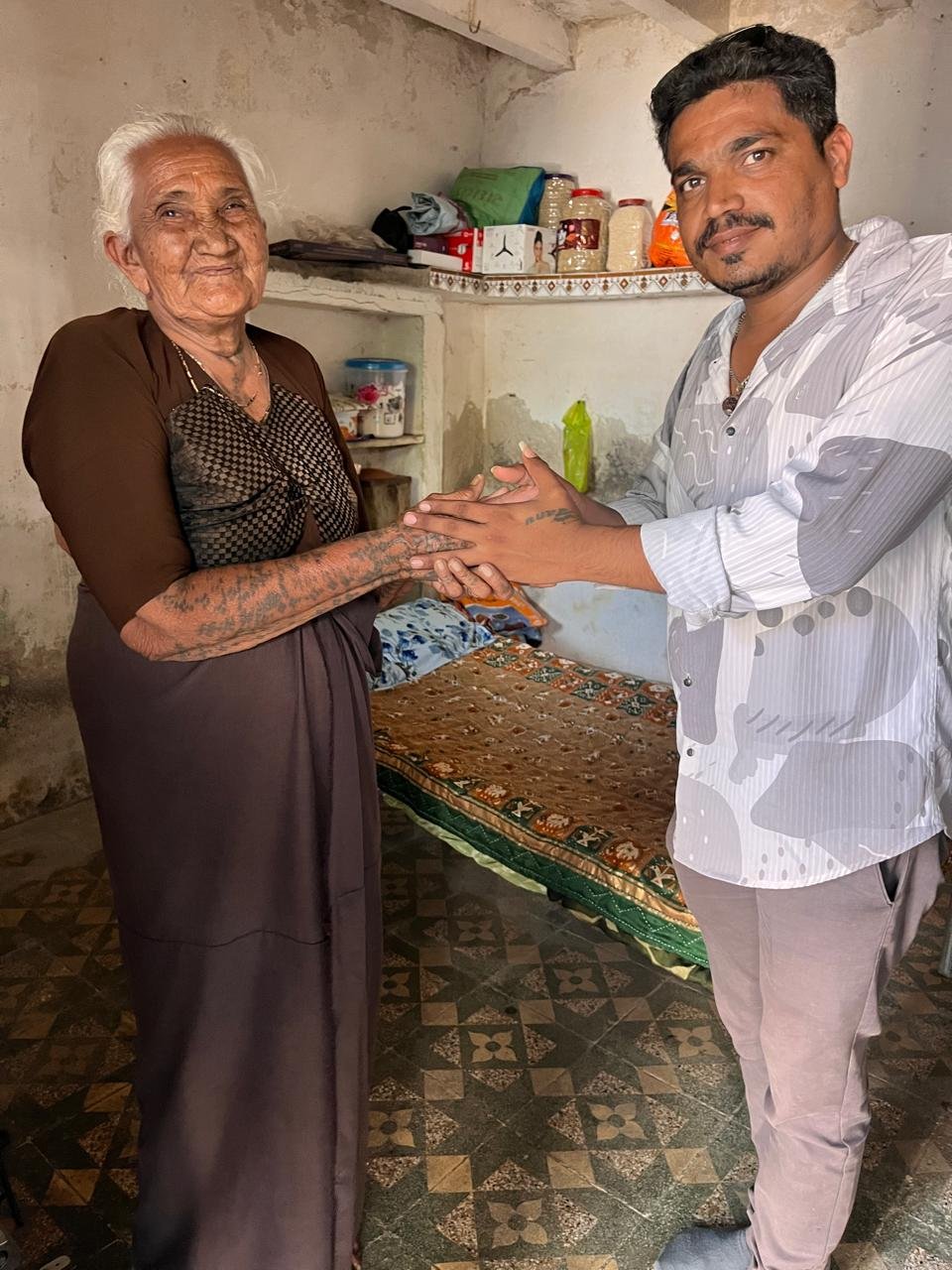 ભોજન, અનાજ અને જરૂરી વસ્તુઓ નું વિતરણ